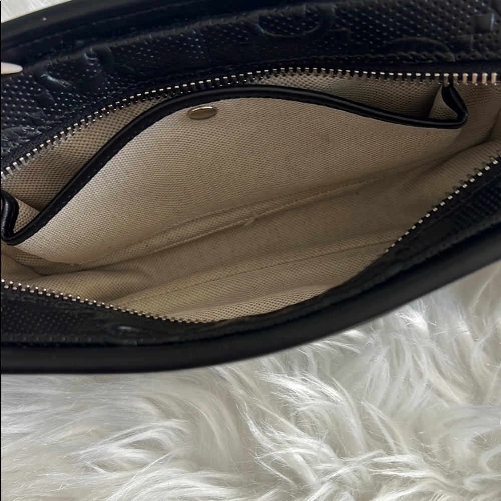 Gucci Black Embossed Shoulder Bag - Picture 6 of 7
